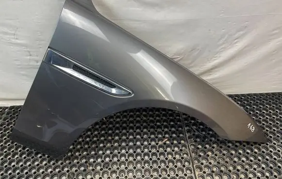 Jaguar XE Fender 