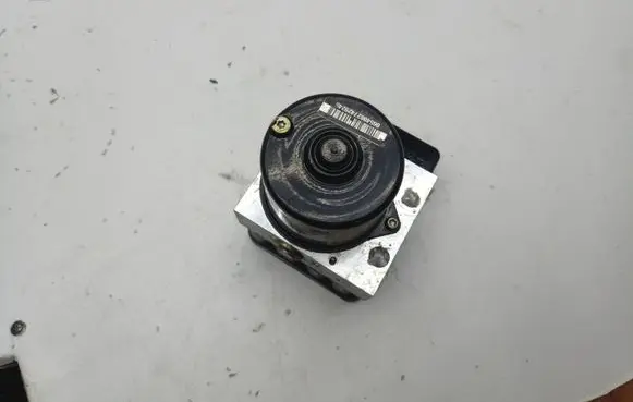 BMW 1 E81 E87 ABS Pump 6769844