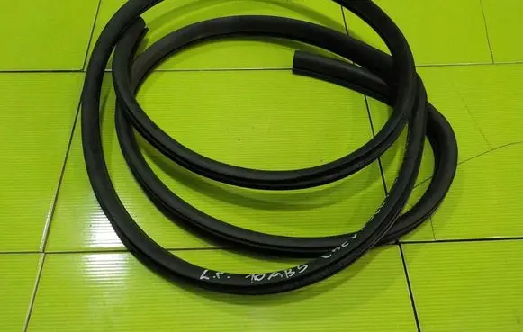 Chevrolet Captiva Front door rubber seal PRZOD 10AB5