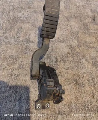 Renault Laguna II Accelerator throttle pedal 8200002904 6PV00811900