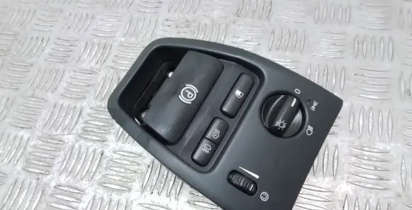 Volvo XC90 Light switch 31334999