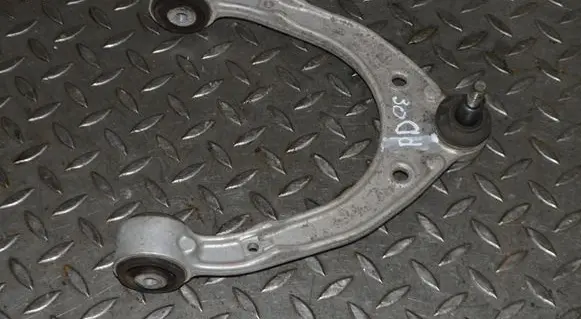 Volkswagen Touareg II Front upper control arm/wishbone