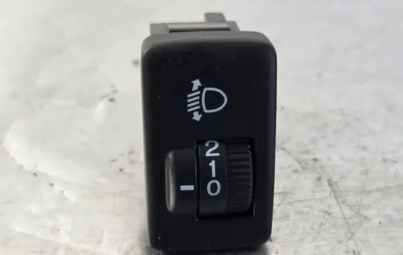 Honda CR-V Headlight level height control switch M37548