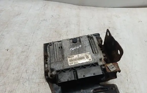 Opel Zafira B Engine control unit/module 0281012549 1039S11633 55198922
