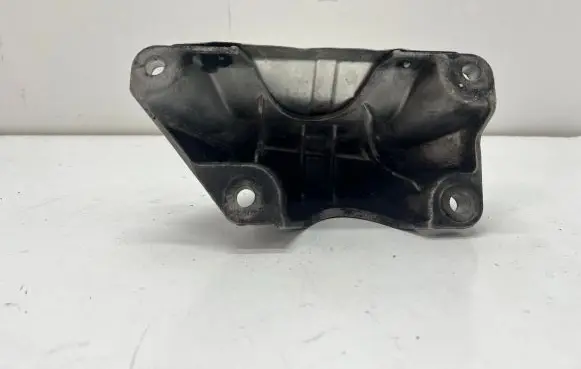 BMW 5 GT F07 Engine mounting bracket
