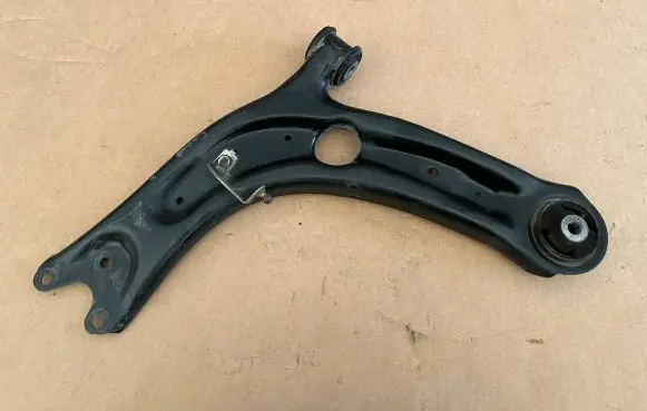 Skoda Superb B8 (3V) Front lower control arm/wishbone 3Q0407153D