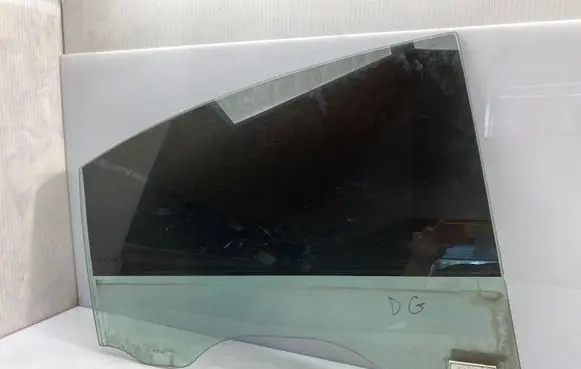 Mercedes-Benz CLS C219 Rear door window glass