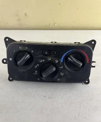 Jeep Cherokee III KJ Climate control unit P55037533AD P55037533A