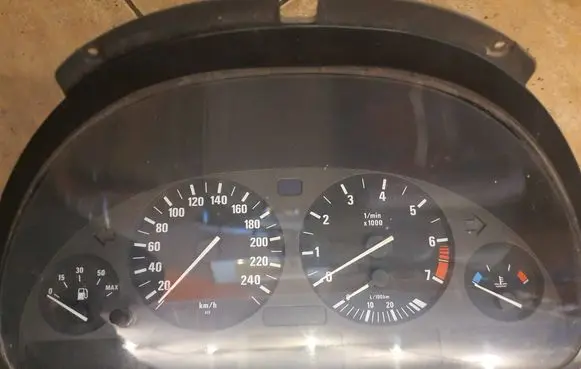 BMW 5 E39 Speedometer (instrument cluster) 62118372354 11000873501