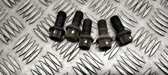 Mercedes-Benz E W212 Nuts/bolts 