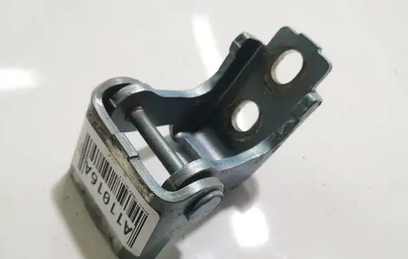 Renault Fluence Front door upper hinge 