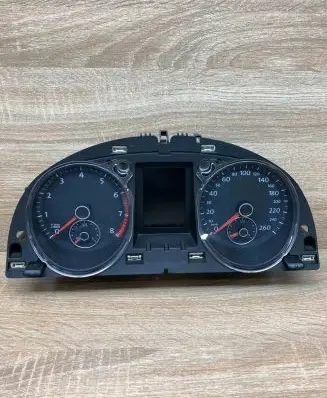 Volkswagen PASSAT B7 Speedometer (instrument cluster) 3AA920870E A2C5329792