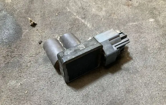 Volvo XC70 Exhaust gas pressure sensor 6G9N5L200AB 30785486AA 080561247201