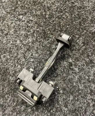BMW X5 F15 Front door check strap stopper 7290595