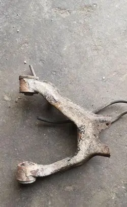 Mitsubishi Pajero Front lower control arm/wishbone