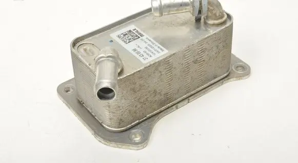 Volvo V60 Engine oil radiator 31439996
