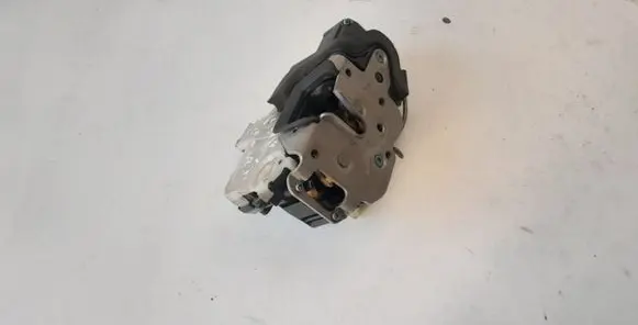Opel Insignia A Front door lock 3023806F 01199131