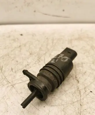Mercedes-Benz C W203 Windscreen/windshield washer pump