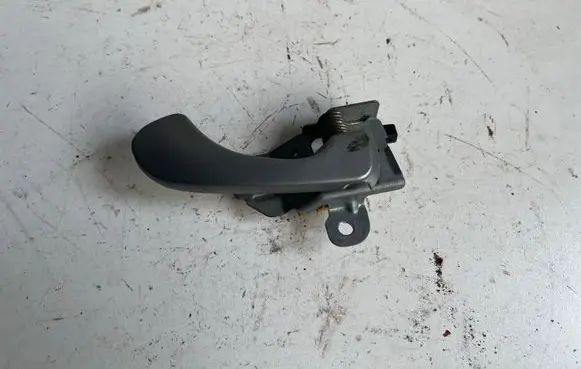 Mitsubishi Carisma Rear door interior handle
