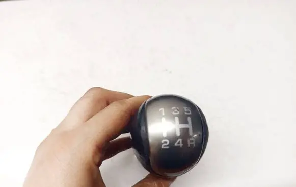 Nissan X-Trail T30 Gear lever shifter trim leather/knob 