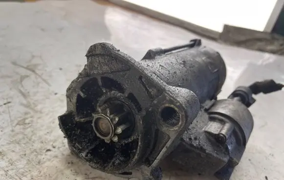 Volkswagen PASSAT B5.5 Starter motor