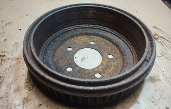 Chevrolet Tahoe Drum brake (rear) 