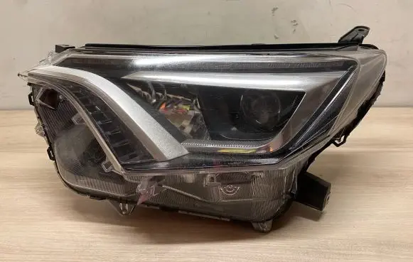 Toyota RAV 4 (XA40) Headlight/headlamp