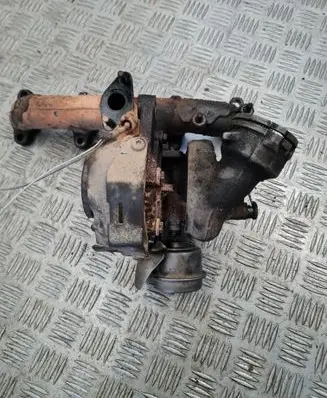 Volkswagen PASSAT B6 Turbo 03G253014