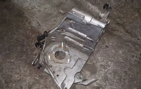 Opel Zafira B Fuel pump bracket 55187918