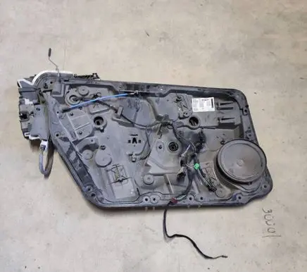 Mercedes-Benz GLA W156 Front door window regulator with motor A1567230114 A2047601534 A12376600229051