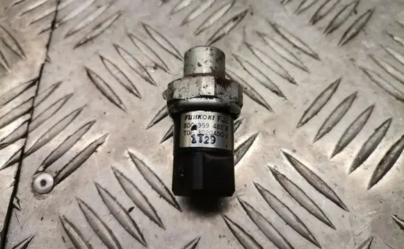 Air conditioning (A/C) pressure sensor
