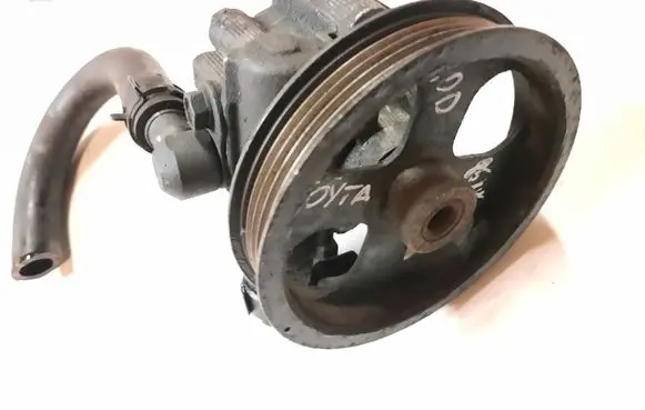 Toyota Avensis T250 Power steering pump