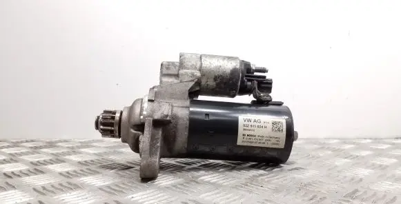 Volkswagen Jetta VI Starter motor 02Z911024H