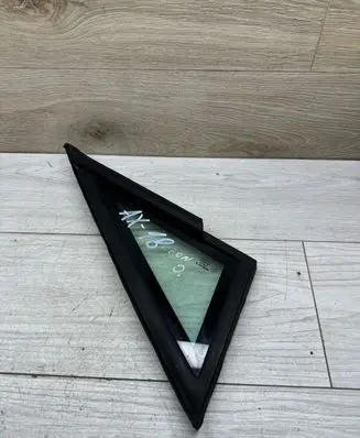 Seat Leon (1P) Front triangle window/glass 1P0845412