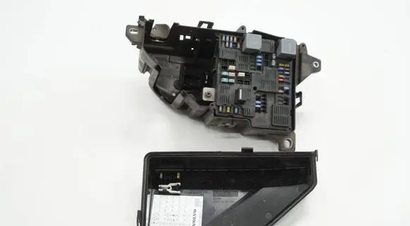 Volvo S90, V90 Fuse box set 31398001ACR 31398001