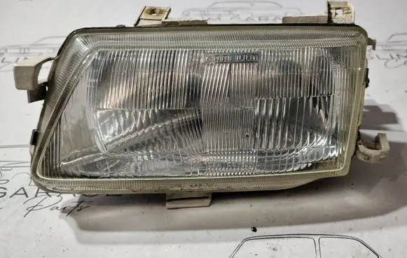 Opel Astra F Headlight/headlamp 90383784 37332381