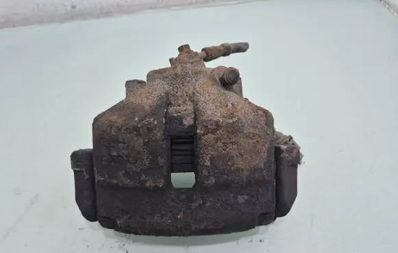 Volkswagen Golf Plus Front brake caliper 