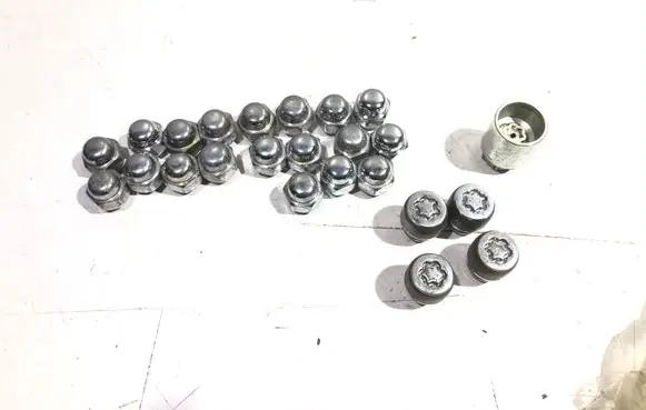 Mazda CX-3 Nuts/bolts 