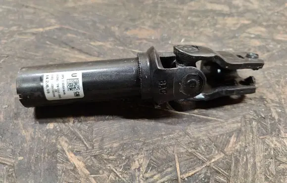 Opel Astra J Steering column universal joint 13251806