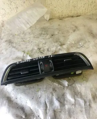 Alfa Romeo Giulia Dash center air vent grill 464000934