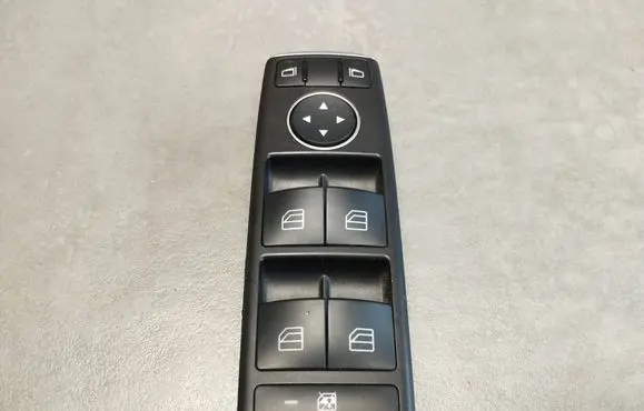 Mercedes-Benz B W246 W242 Electric window control switch A1669054300