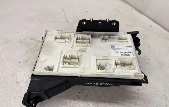 Infiniti QX30 Comfort/convenience module A1569021400 A1569003203 A1569019800