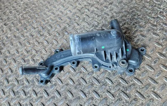 Dodge Charger Thermostat/thermostat housing 05184653AF 05184977AE