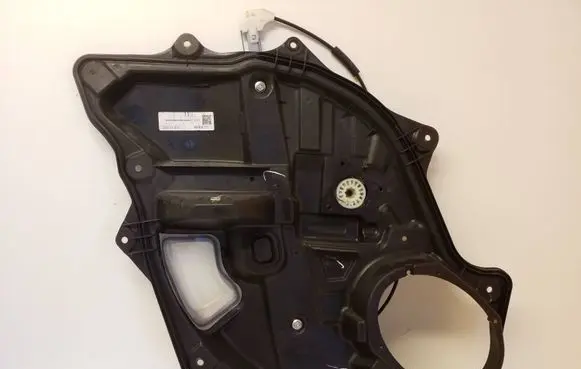 Mazda CX-7 Rear window lifting mechanism without motor EG217397XF 9093030 0215