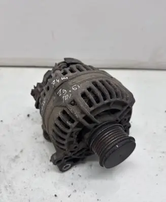 Volkswagen Golf IV Generator/alternator 028903028E 0124515010