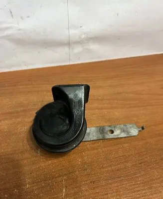 BMW 3 E90 E91 Horn signal 024148 D466