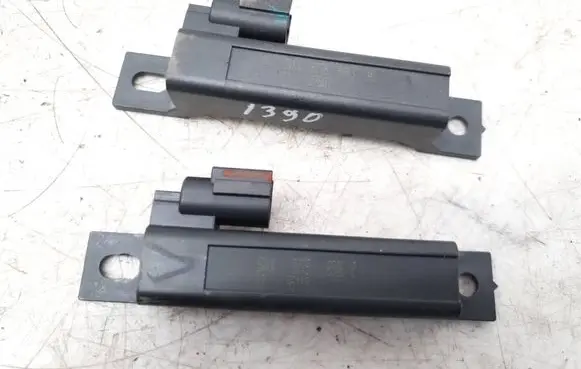 Renault Koleos I Keyless system antenna 5WK48775 5WK48776