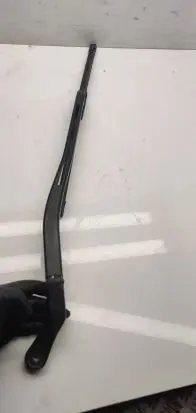 Audi A4 S4 B7 8E 8H Front wiper blade arm 8e1955409c