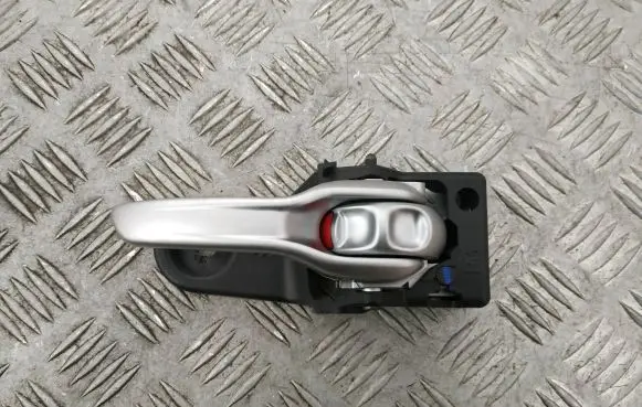 Jeep Cherokee Rear door interior handle C37090