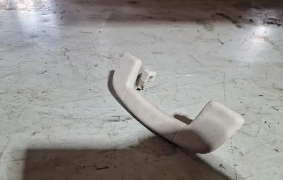 Volkswagen PASSAT B8 Rear interior roof grab handle